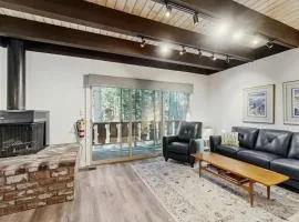 Cozy Family-Friendly Condo with Fenced Yard Deck BBQ Walk to Shops