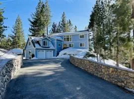 Large home among the treetops near Heavenly with hot tub & great deck