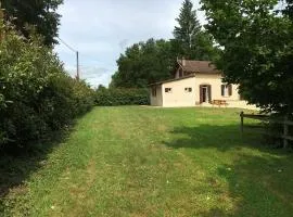 gite la chicharde bord de rivière 10 min de Guédelon