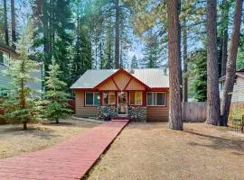 Charming Cabin Close to Restaurants Shops Ski Resort Lake