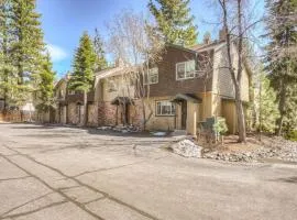 Wonderful year-round escape near skiing & lake with pool hot tub & deck