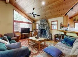 Lake Tahoe Cabin with Hot Tub Private Studio & Yard - Near Resorts