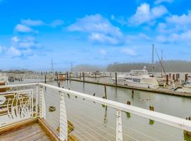 Spacious condo close to the river with WiFi streaming washer&dryer, Hotel in Florence