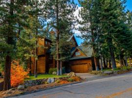 Peaceful Forest Retreat with Hot Tub EV Charger Game Room & Near Kings Beach, hotel a Kings Beach