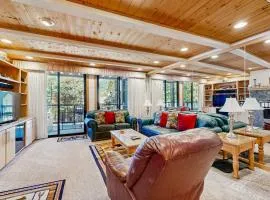 Comfortable Townhome with Pool Deck & Lovely Sunsets - Walk to Lake