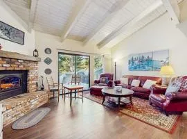 Spacious Condo with Fireplace Deck Wet Bar Pool Free Shuttle to Ski Resort