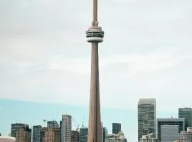 Renovated Suite - Steps from Eaton Centre, Nathan Phillips Sq, and Kensington Market