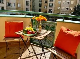 Elegant 1Bed Room Condo, Prime Warsaw Location