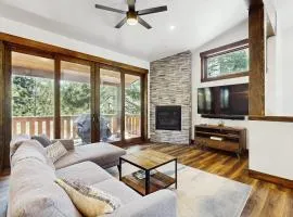 Cozy & contemporary townhome with two decks - close to town & outdoor fun