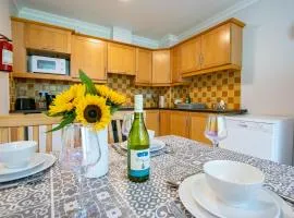 Comfortable Limerick City Stay, Spacious Apartment