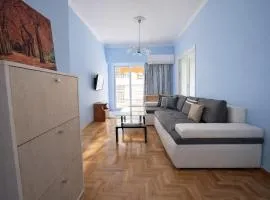 Athens Getaway - Perfect Stay for 4 by ΜΡS