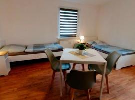Ferien- und Monteurwohnung in Borna Nr 3, hotel em Borna