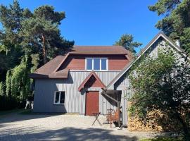 Piejūras māja skandināvu stilā! Seaside scandi house!, khách sạn ở Lapmežciems