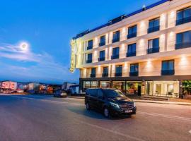 Heaven Premium Hotel Restaurant & Airport Shuttle, Hotel in Arnavutköy