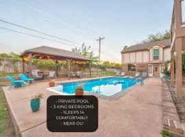 Private Pool Sleeps 14 3 King Beds Near OU