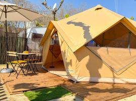 Viesnīca Camping Costa Dorada pilsētā Kanetdemara