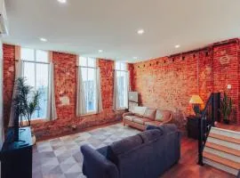 American Hall - Kaufman Suite