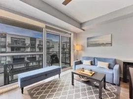 Lake Simcoe Stays - Friday Harbour's Official Rental Program - Walnut Suite
