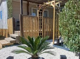 Mobile Home 8 personnes, Hotel in Vias
