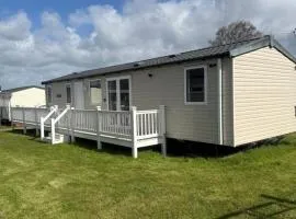 Serenity 2 and Serenity 1 Central lounge sleeps 6 3 bedrooms with 2 bathroom