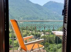 Stanza con terrazzo vista lago LAKEHOLIDAY IT