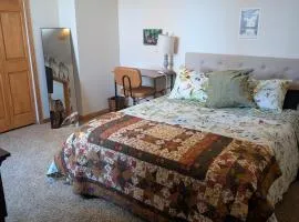 Private Lake Suite in Shared Basement - Cabin Feel - Near Twin Cities - Pet-Friendly