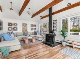 Waterfront Oasis with Game Room Newly Renovated