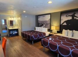 Super 8 by Wyndham Sonora, готель у місті Сонора