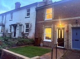 Church Cottage Cosy 3 Bed Victorian House in Frant, hotel v destinácii Frant