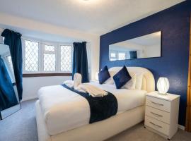 Sheldon Stay, modern 4 bed, 2 miles to NEC, BHX, JLR – hotel w mieście Solihull