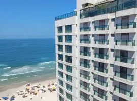 Apartamento Pé na Areia na Praia das Pitangueiras