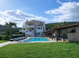 Bella Villa with Private Pool & Sea View Ideal for Groups, hotel a Vagia