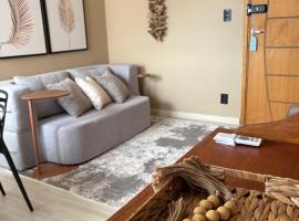 Apartamento Novo WiFi, Ar condicionado, Piscina, Churrasqueira، فندق في بيراسونونغا