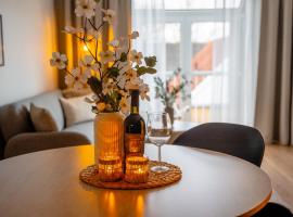 Newly renovated apt with ocean view pool and fitness center – hotel w mieście Hejls