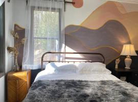 Kitty Kabana pond hiking tranquility Tiny house, hótel í Grahamsville