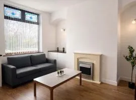 Stylish 3BR Stay with Garden & Parking