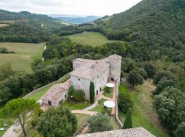 Castello Valenzino โรงแรมในAntognola