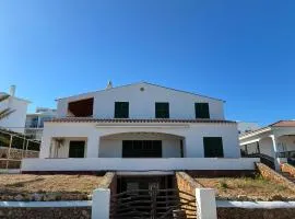 Chalet en Fornells a primera línea de mar con piscina y vistas