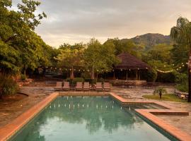El Pedregal - Hotel en la Naturaleza, готель у місті Альмос