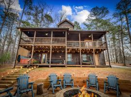 DeerWoodsLodge DOT com-Ellijay Coosawattee River-Sleeps 16-ARCADE-Hot Tub-Fire Pit-Winery's, Hotel in Ellijay