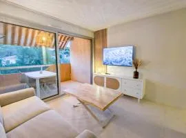 Appart cosy, 2 pièces, clim, parking privée, tout équipé, face au port de Santa Lucia