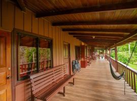 La Laguna del Lagarto Eco-Lodge – hotel w mieście Pital