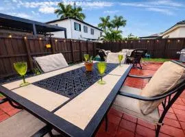 Spacious Miami Home for Groups w Patio,BBQ,Fire Pit
