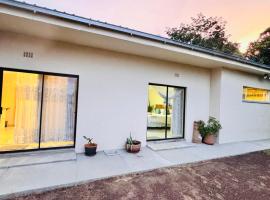 Jwalaboholo Mountain View Guest House, Hotel in Ficksburg