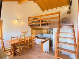 Casa dello Scoiattolo immersa nel verde con vista lago