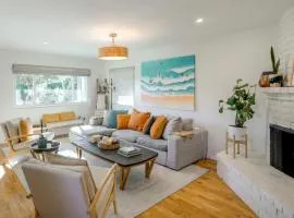 Seaside Home with Hot Tub and Patio Close to Beaches!