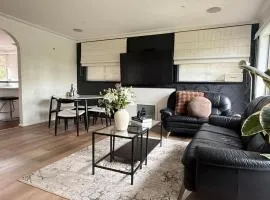 The Wantirna Retreat - Welcoming Family Home