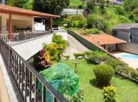 Casa com Piscina Privativa em Petrópolis