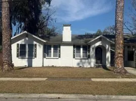 Luxury House in Historic Duckpond