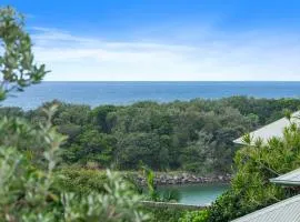 Solis Villas - Beachfront, EV charger & Lift